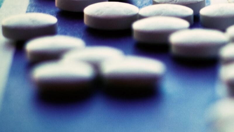 The risk of developing age-related macular degeneration may be increased by the continuous use of aspirin.